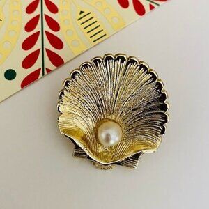 Vintage Small Oyster Shell and Pearl Gold Tone Brooch
